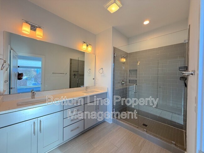 Building Photo - 118 W Poindexter Dr