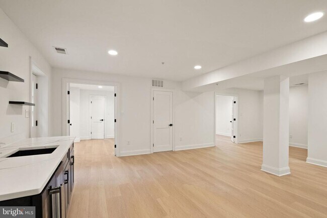 Building Photo - 3336 Jones Bridge Ct