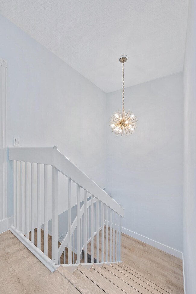 Building Photo - 130 Day Lily Dr