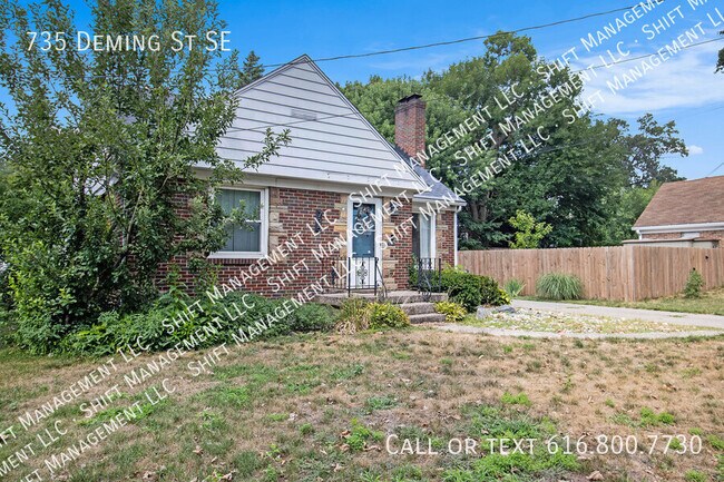Building Photo - 735 Deming St SE