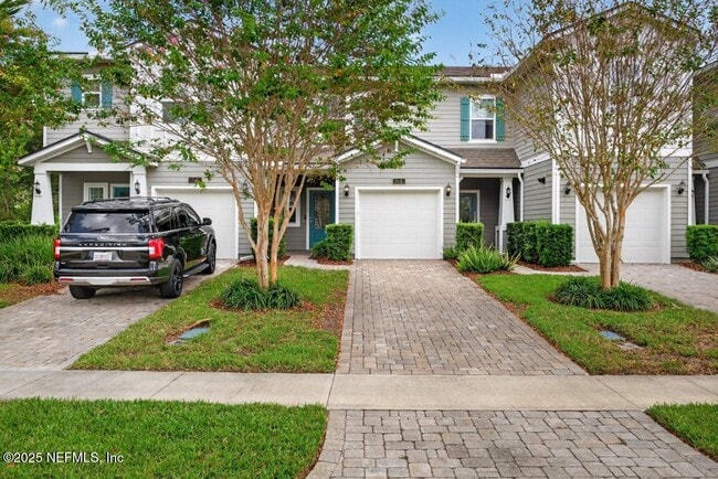Building Photo - 64 Pindo Palm Dr