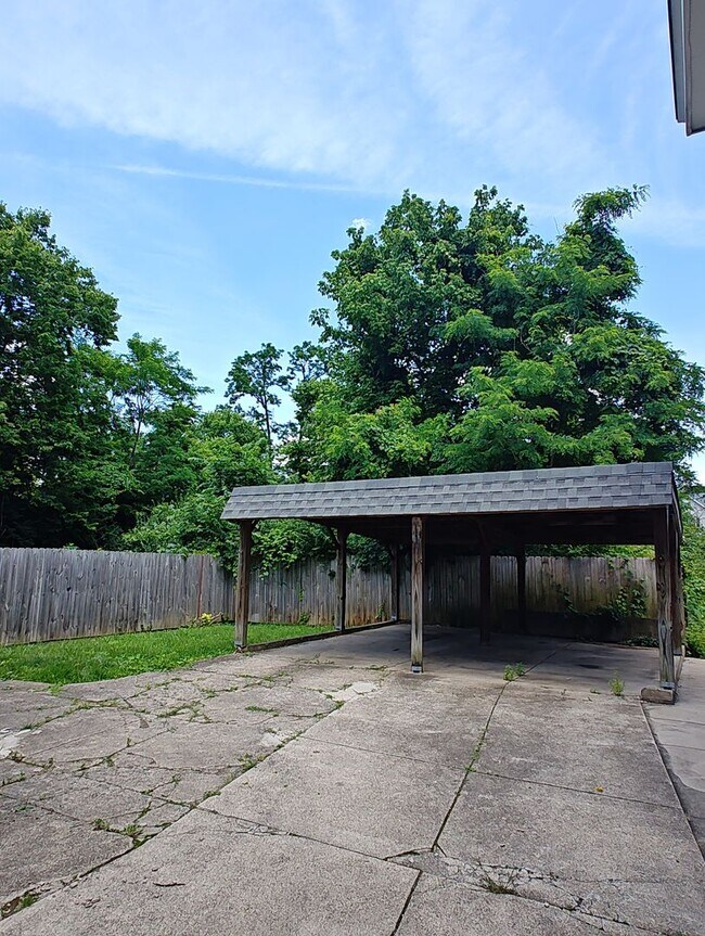 Building Photo - 1526 Dixmont Ave