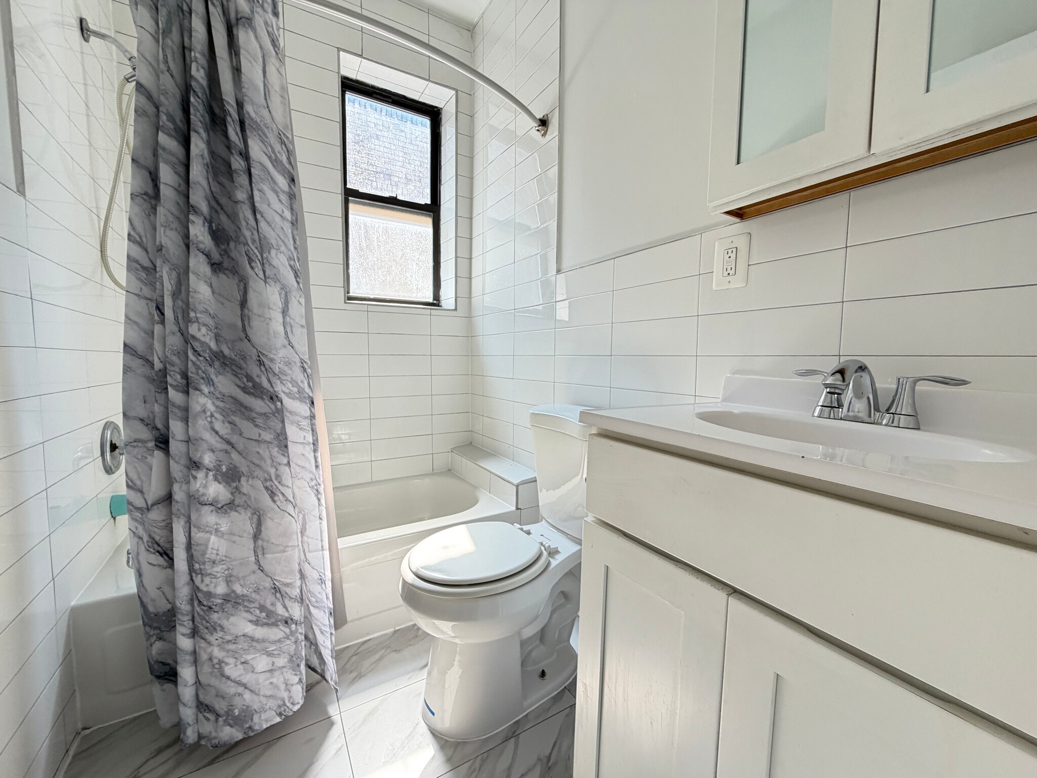 162 Bergen Ave 4A - 161 Bergen Ave