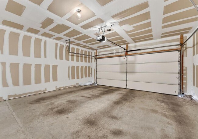 Building Photo - 516 E Slaughter Ln