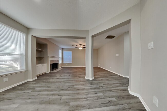 Building Photo - 9615 Winter Run Dr