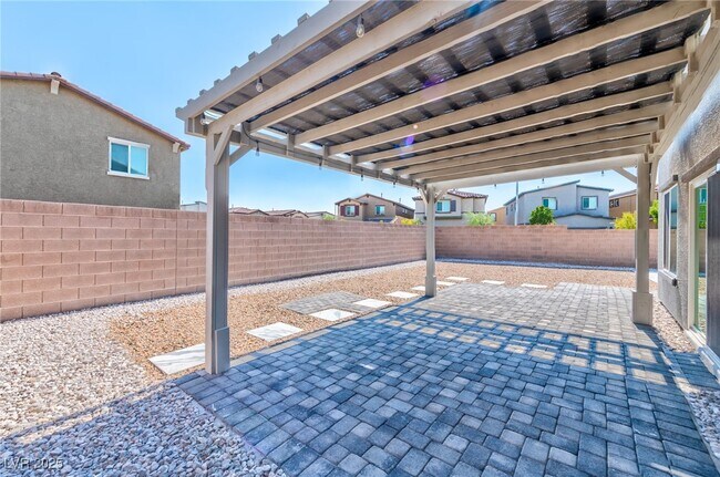 Building Photo - 3939 Lambent Ave