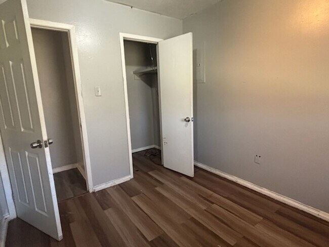 Building Photo - 6716 George Washington Dr