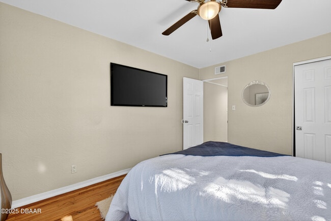 Building Photo - 930 Daytona Ave