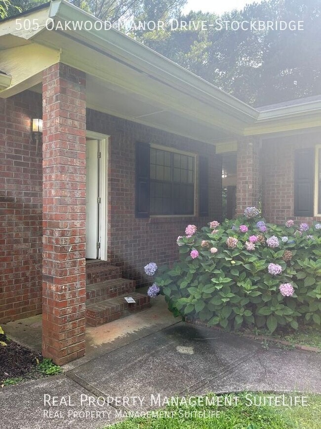 Building Photo - 505 Oakwood Manor Dr