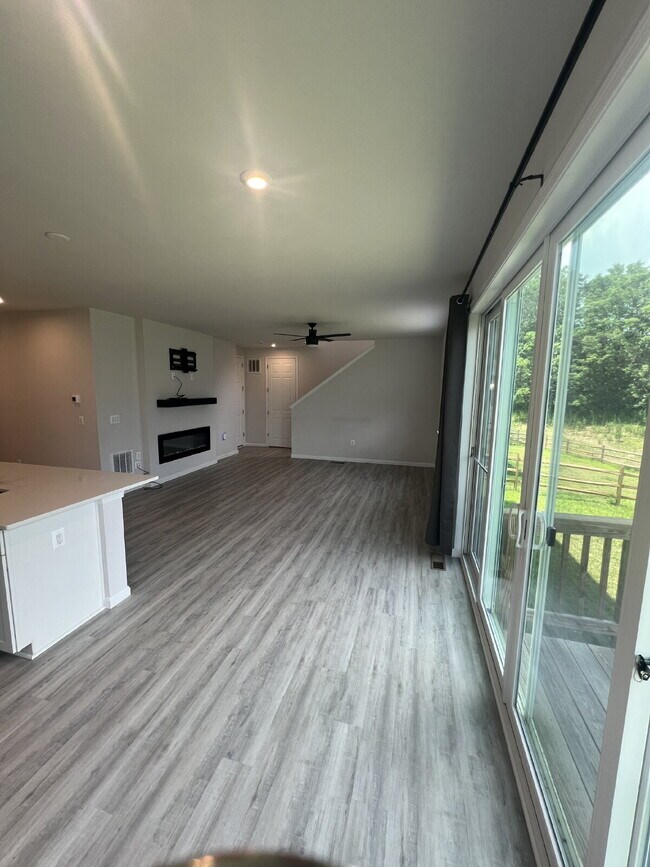 Building Photo - Spacious 3-Bedroom Rental in Sought-After ...