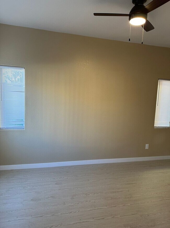 BEAUTIFUL3 BEDROOM HOME BY 215 AND CHEYENNE 3452 N Bearpin Gap Ln Las