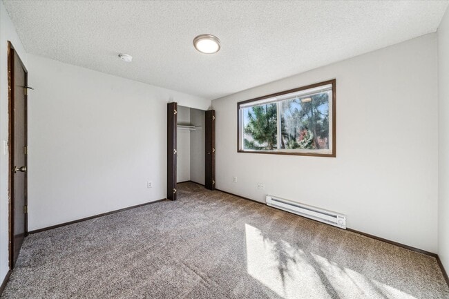 Building Photo - 5847-5855 SE Holgate