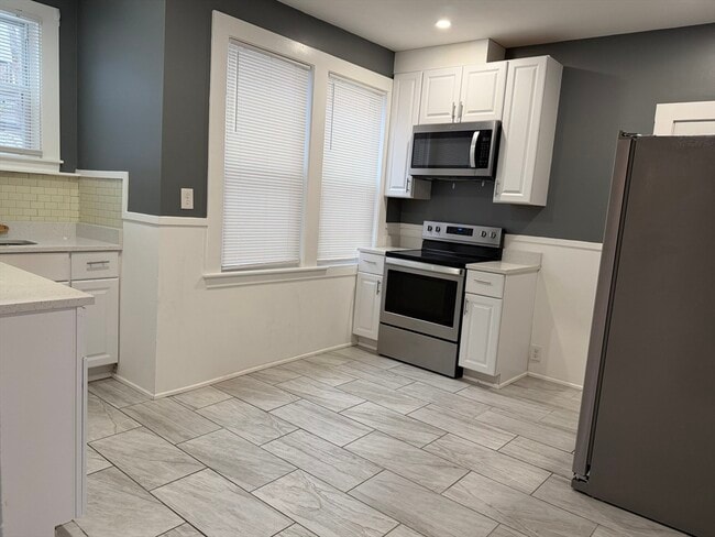 Building Photo - 6 Proctor St