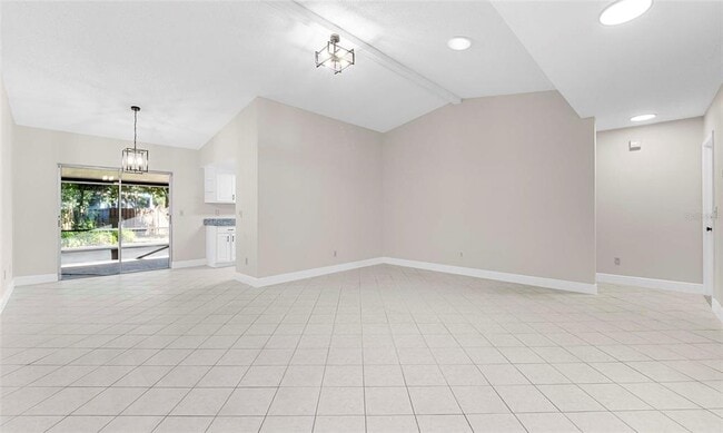 Building Photo - 14615 Daybreak Dr