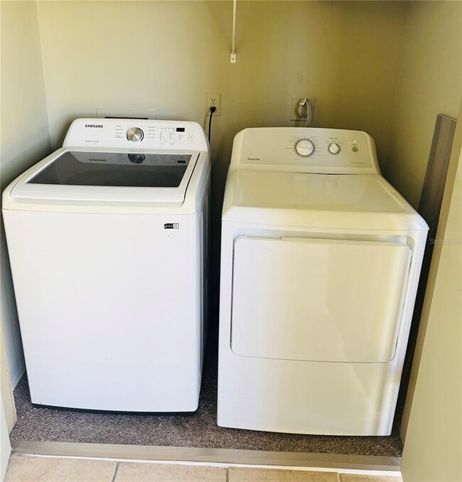 Building Photo - 106 Meadow Ln