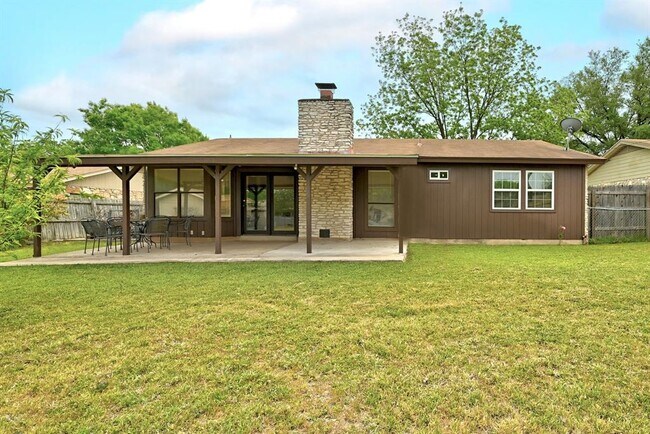 Building Photo - 509 Greenway Dr