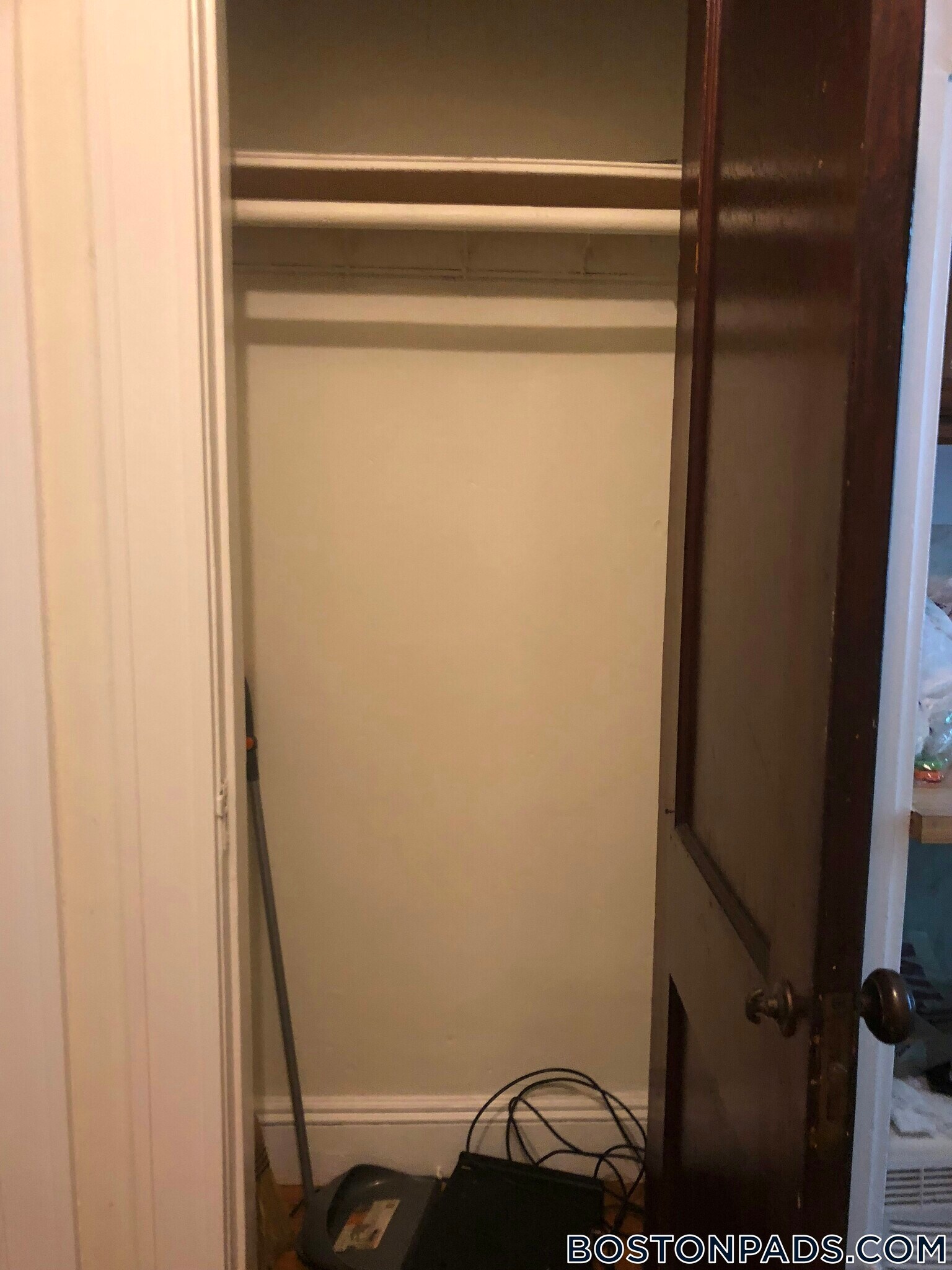 Building Photo - 92 Maple St