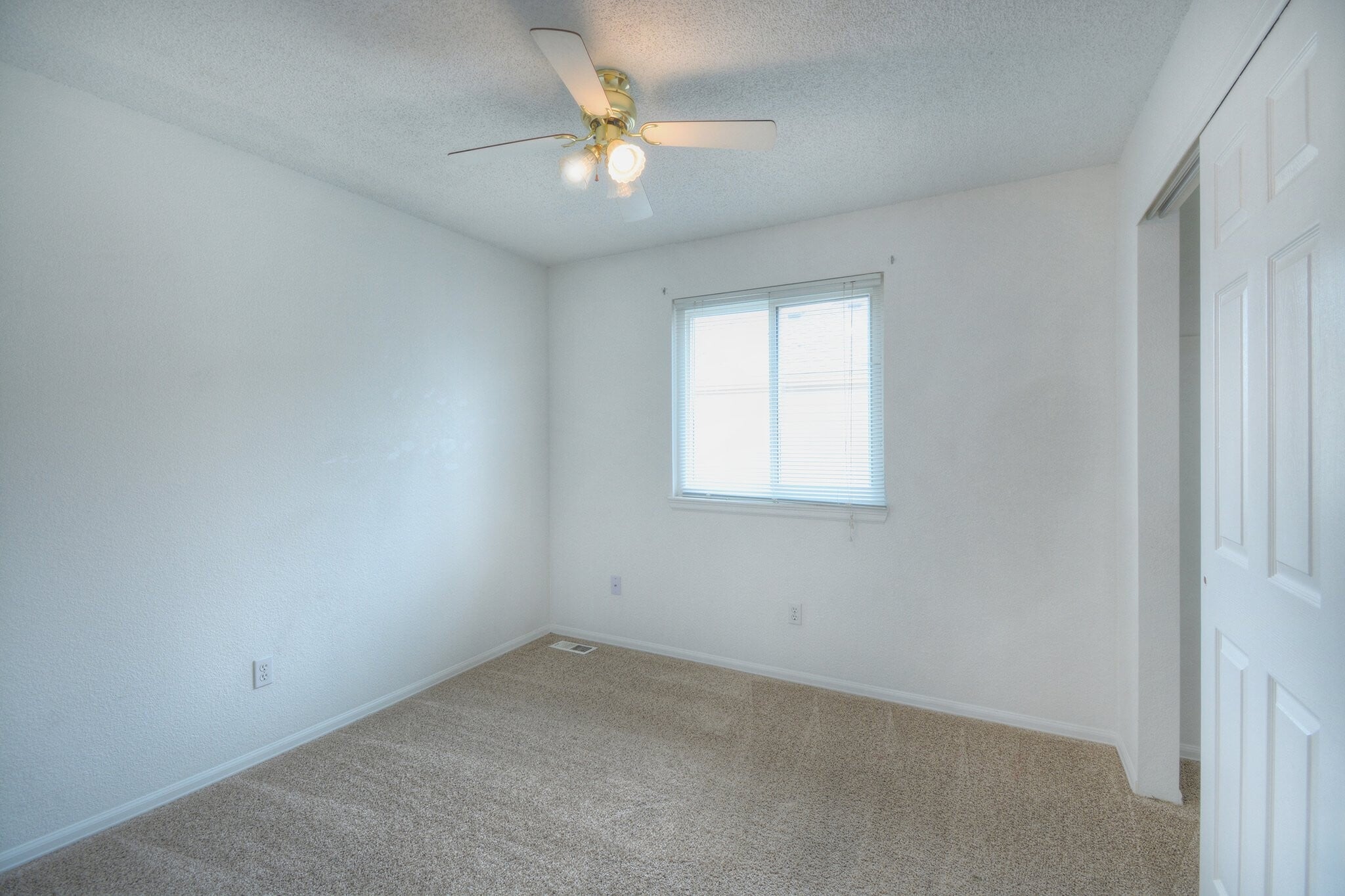 Building Photo - 2024 Hibbard Ln