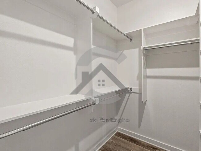 Building Photo - 1725 Rohan Cir
