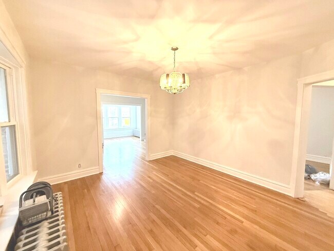 Building Photo - 4819 W Addison St