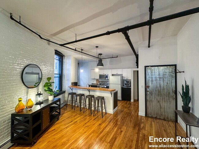 Building Photo - 19 Stanhope St