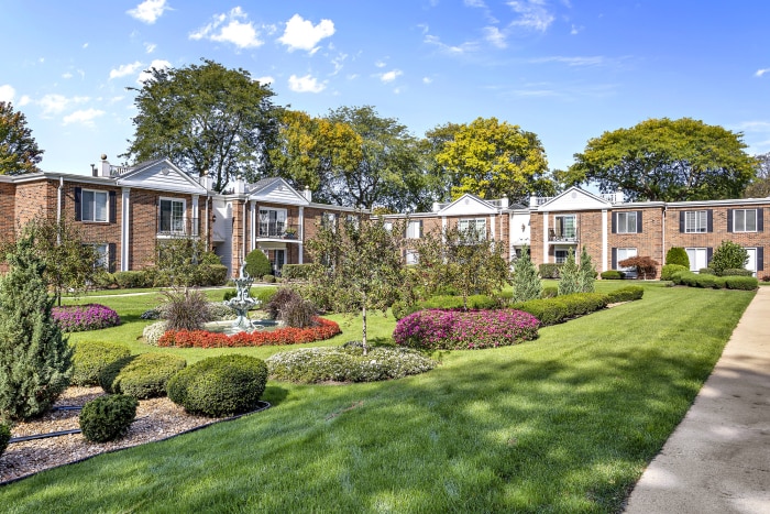 Building Photo - Courts Of Williamsburg