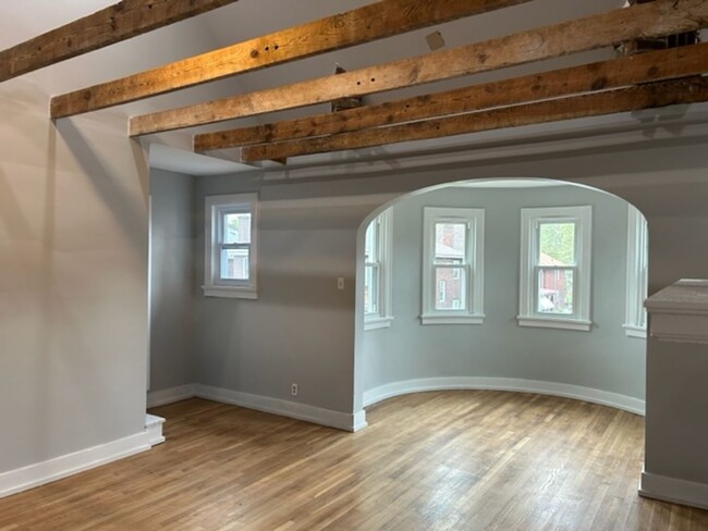 Building Photo - 7433 Penfield Ct