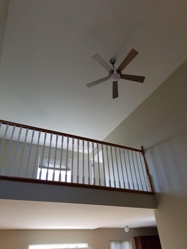 Building Photo - 301 Robin Glen Ln
