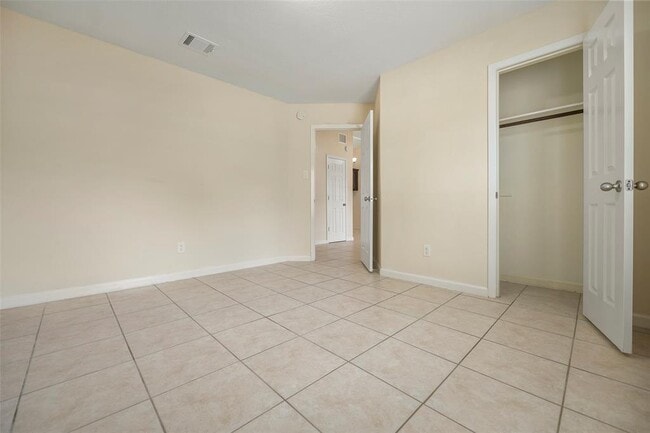 Building Photo - 12718 Summer Mill Dr
