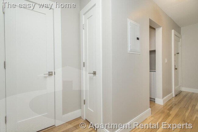 Building Photo - 288 Chestnut Hill Ave