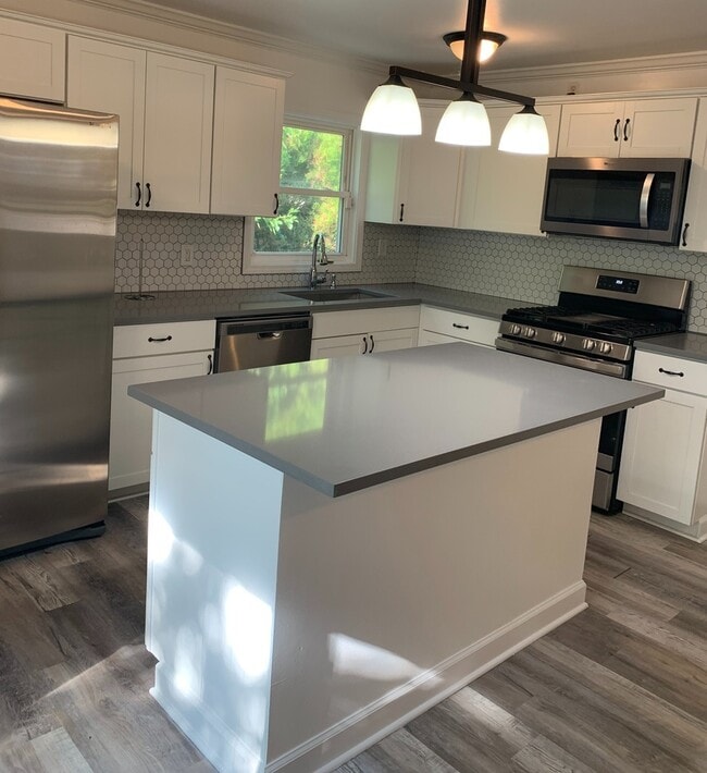 Building Photo - 946 Harvard Ln