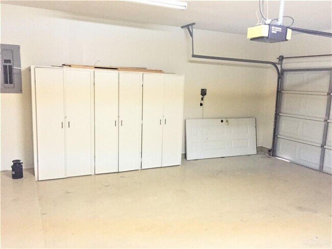 Building Photo - 24 N 43rd St