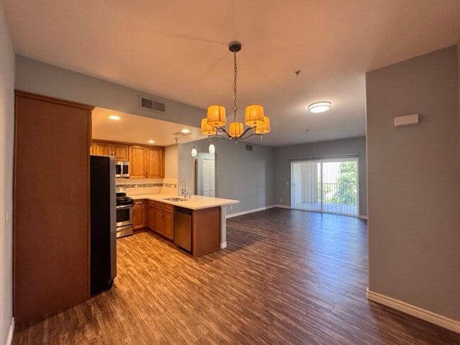 Building Photo - Upgraded 1BD/1BA Condo in Gated Temecula C...
