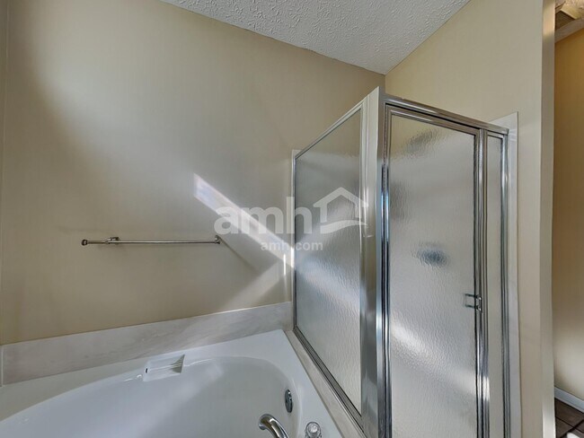 Building Photo - 46 Runkle Dr