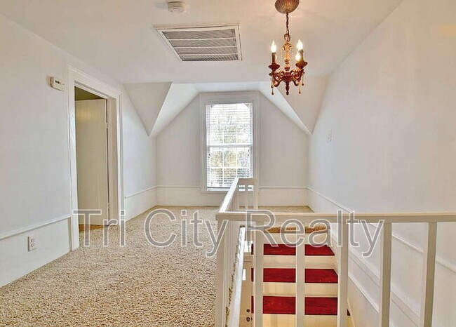 Building Photo - 115 Church Aly