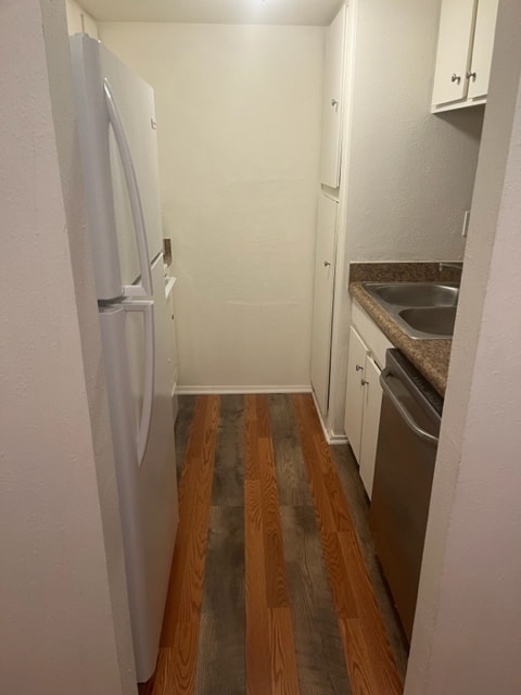 Kitchen - 1620 N Wilmot Rd