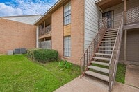 Building Photo - 9090 S Braeswood Blvd