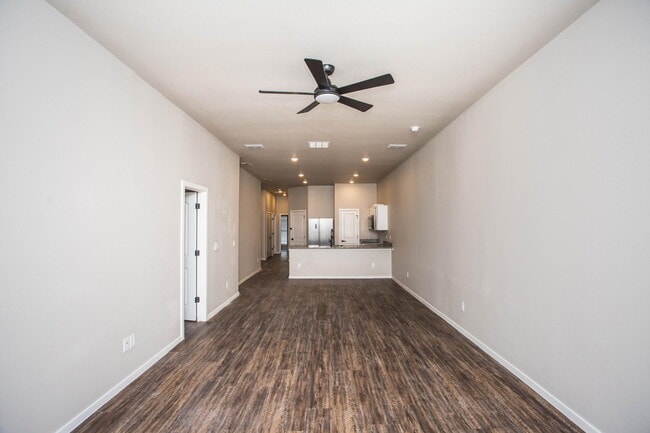 Building Photo - 2126 N Jayton Ave