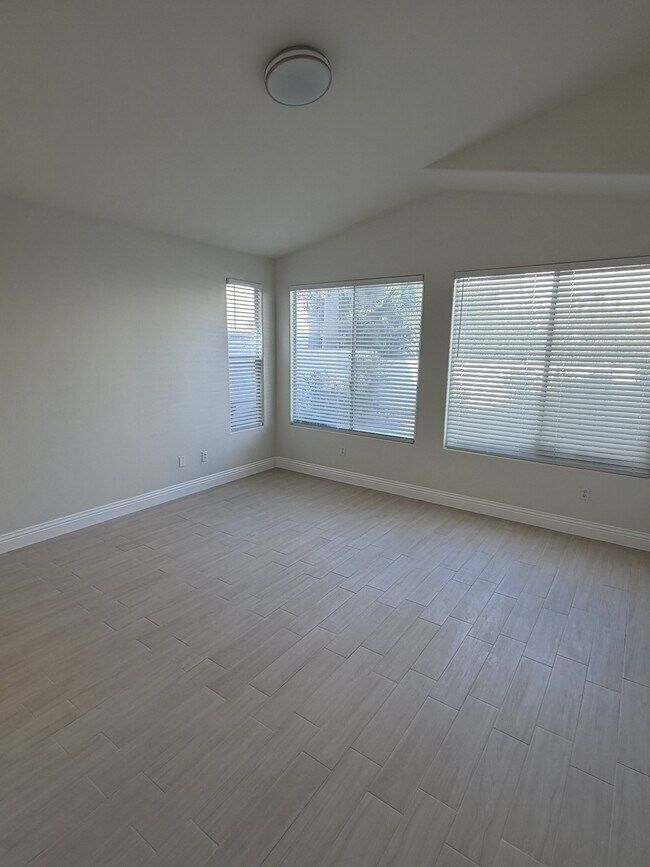 Building Photo - 202 Waterton Lakes Ave