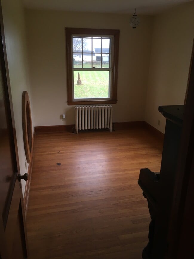 Building Photo - 750 Gilead St