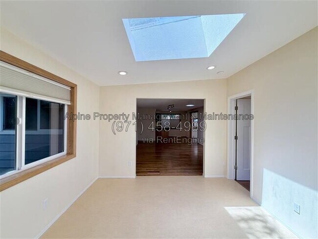 Building Photo - 4670 SW 160th Ave