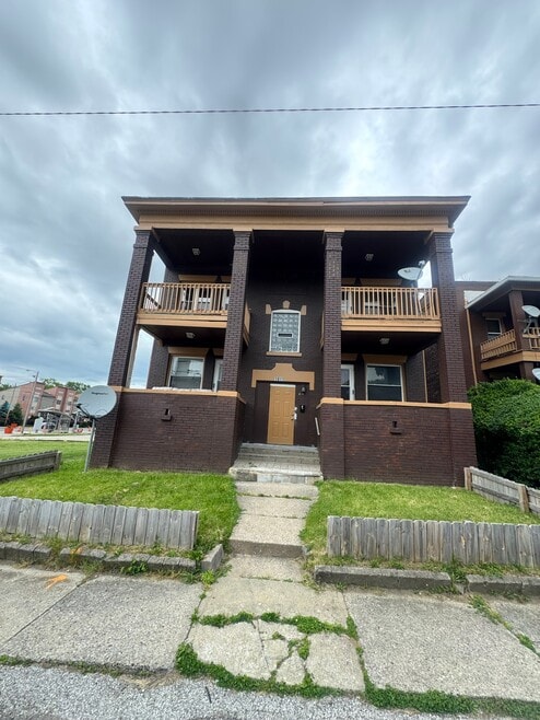 Building Photo - 1811 Lakeview Rd