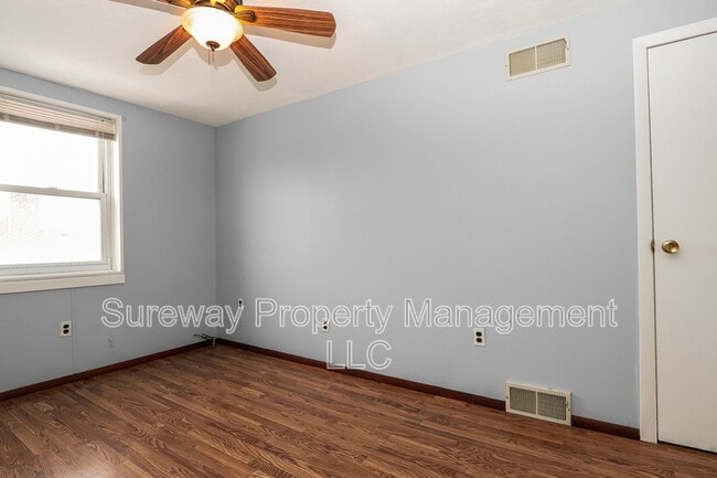 Building Photo - 259 W Wyncliffe Ave