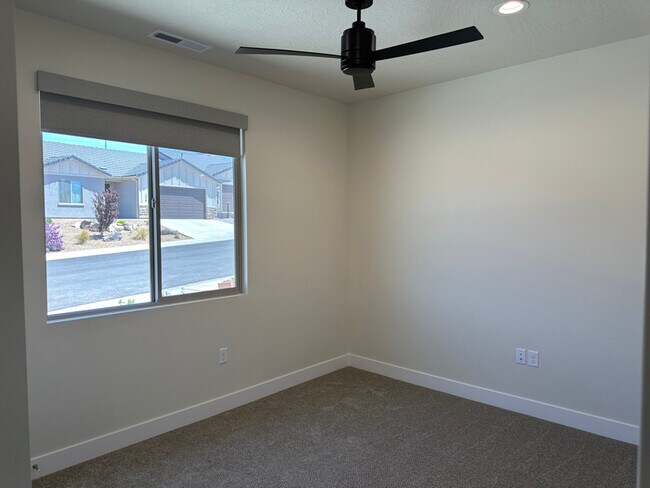 Building Photo - 1569 W 470 N