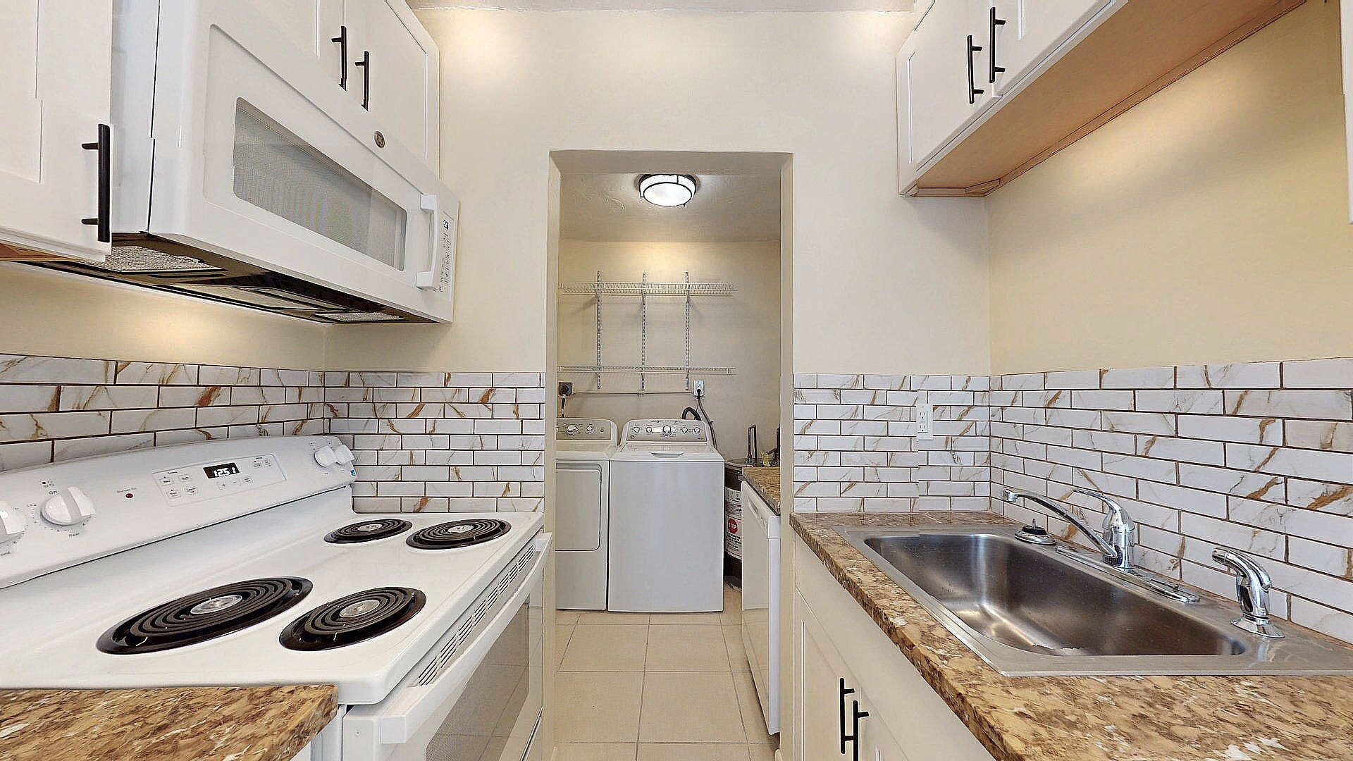 Building Photo - 830 NW 3rd St