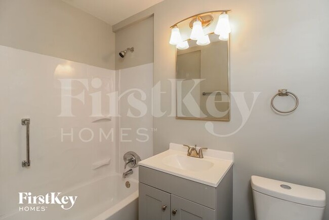 Building Photo - 3520 Langdale Dr