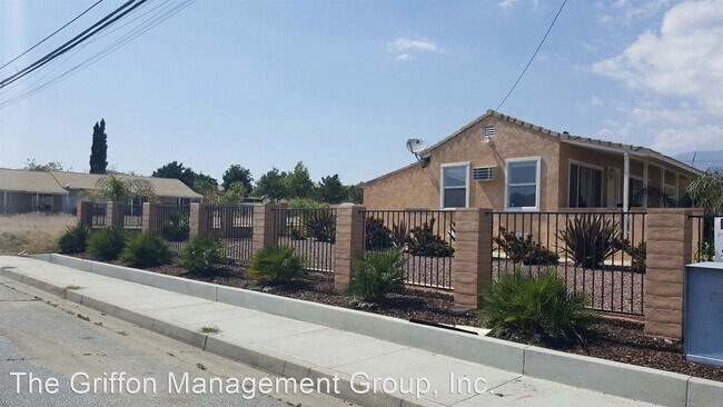 Building Photo - 2 br, 1 bath House - 655 E. WILLIAMS STREET