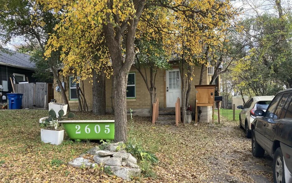 Building Photo - 2605 Oaklawn Ave