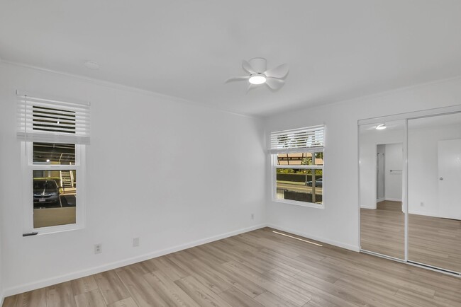 Building Photo - Fairway Terrace 2 bed 2 bath ground floor ...
