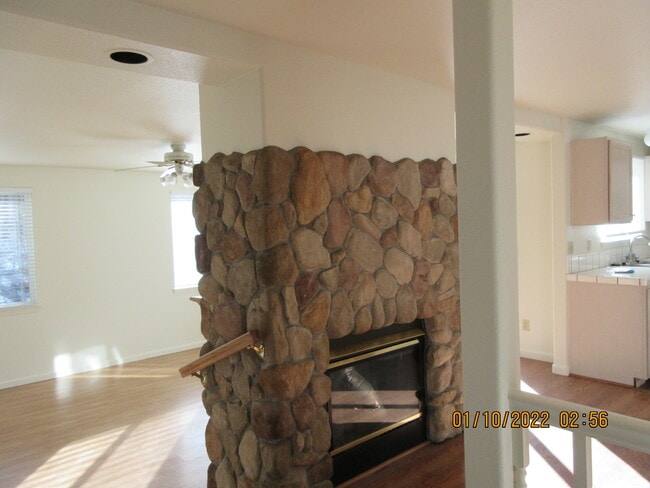Building Photo - 1011 Sunburst Dr